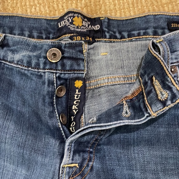 Size 38x34 Men’s Lucky Brand Jeans - Picture 3 of 14